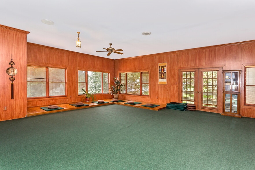 More Photos Of 16817 Germantown Rd, Germantown Schools For Sale