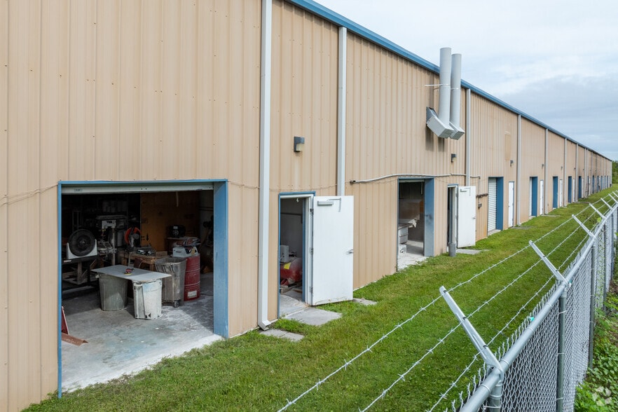 More Photos Of 10410 66th St N, Pinellas Park Unknown For Lease