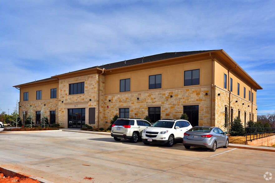 More Photos Of 317 Lilac Dr, Edmond Office For Lease