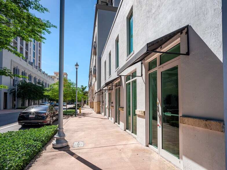 More Photos Of 4070-4090 Laguna St, Coral Gables Medical For Sale