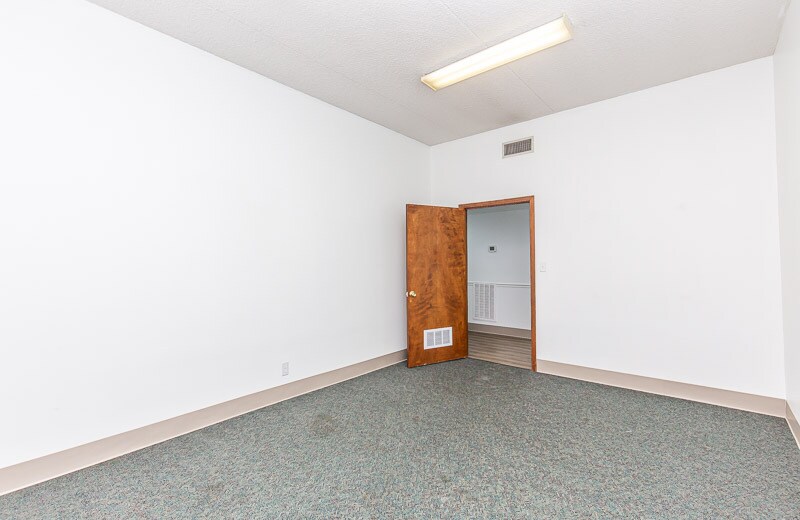 More Photos Of 510 Rosebank Ave, Nashville Schools For Lease