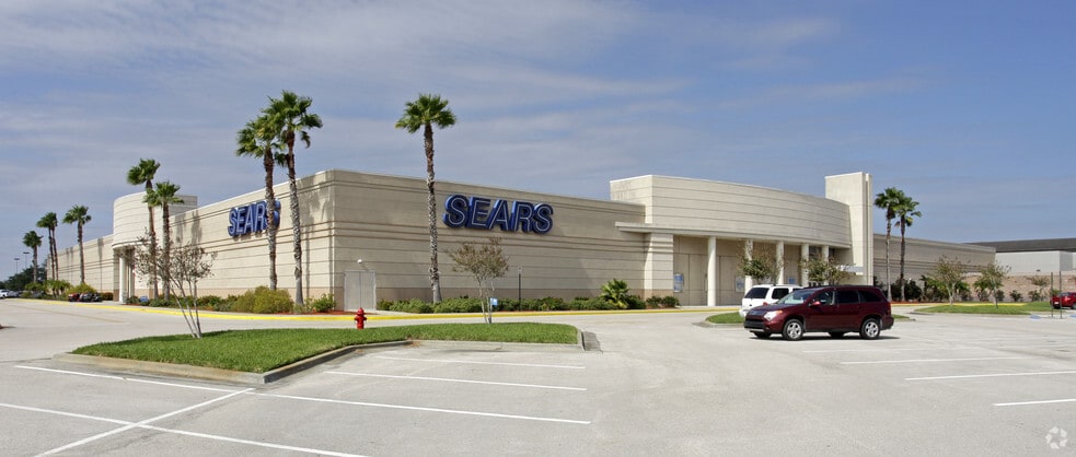 More Photos Of 6200 20th St, Vero Beach Unknown For Lease