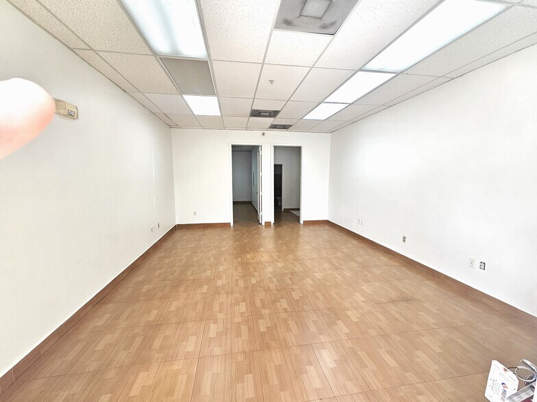 More Photos Of 3408 W 84th St, Hialeah Office For Lease