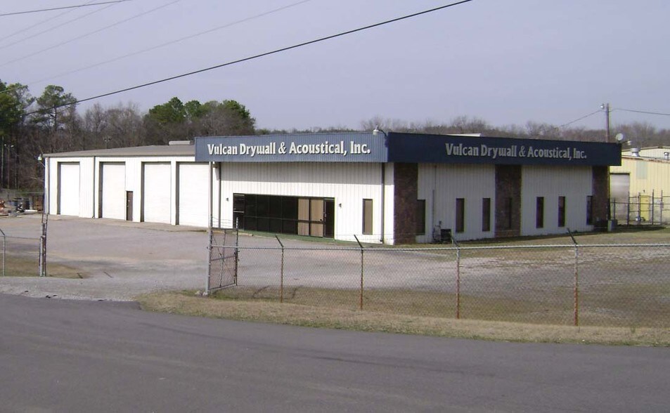 More Photos Of 1420 Hildegarde St, Birmingham Warehouse For Lease