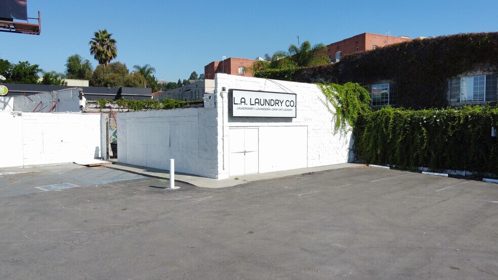 More Photos Of 1820 N Cahuenga Blvd, Los Angeles Restaurant For Lease