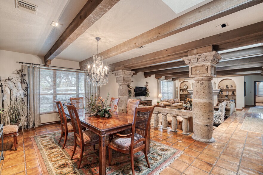 More Photos Of 505 Gilchrist Ln, Del Rio Specialty For Sale