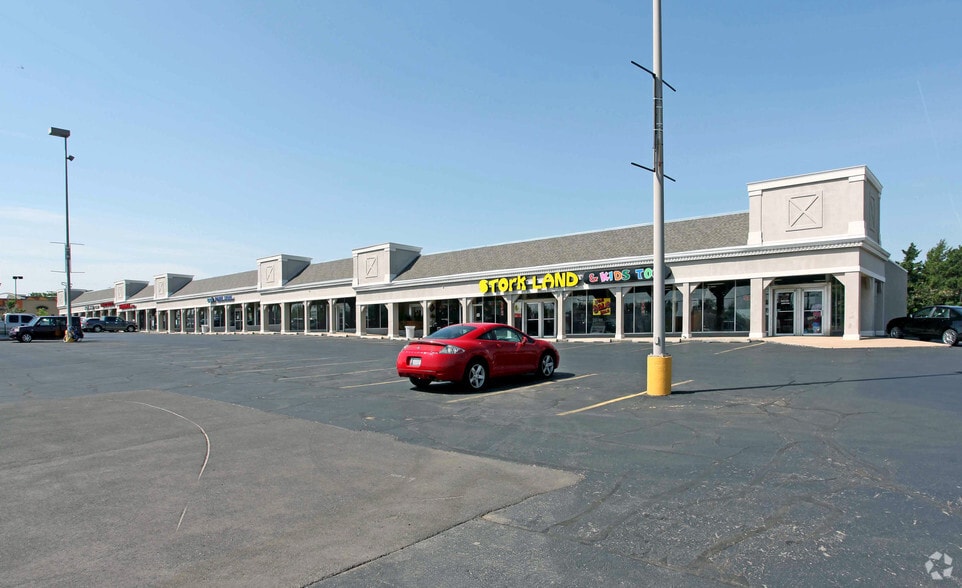 More Photos Of 6807-7013 N May Ave, Oklahoma City Unknown For Lease