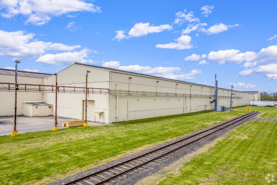 More Photos Of 2601 S Verity Pky, Middletown Warehouse For Lease