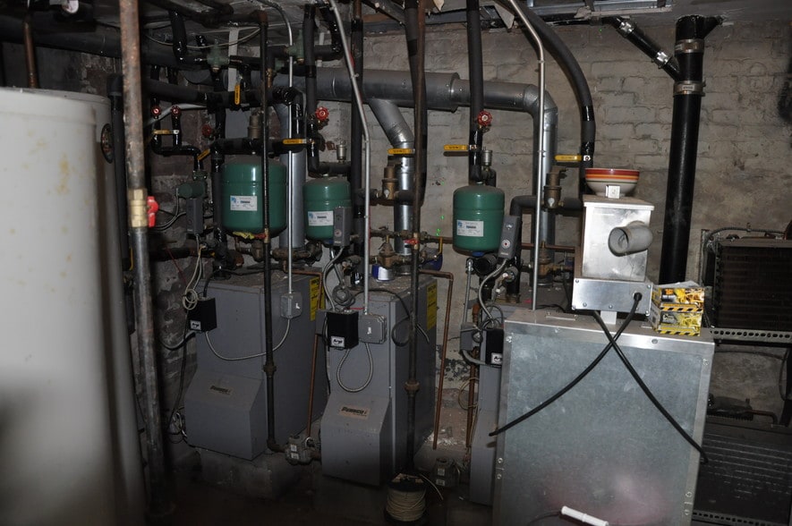 More Photos Of 5909 71st Ave, Ridgewood Restaurant For Lease