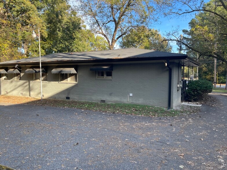 More Photos Of 710 Gaines School Rd, Athens General Retail For Sale