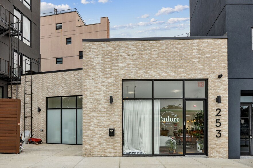 More Photos Of 193 Greenpoint Ave, Brooklyn Apartments For Sale