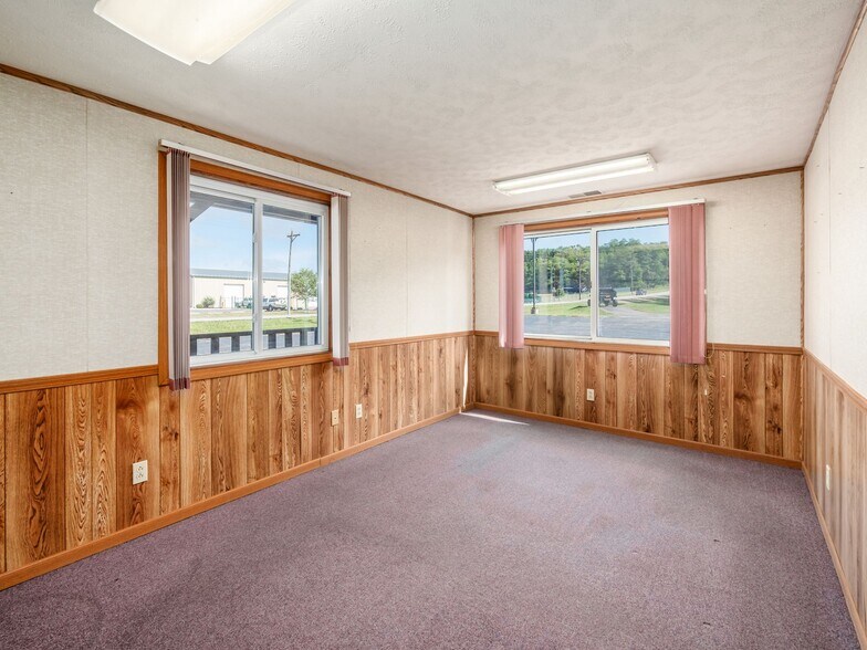 More Photos Of 31 S Ludlow Rd, Urbana Auto Repair For Sale