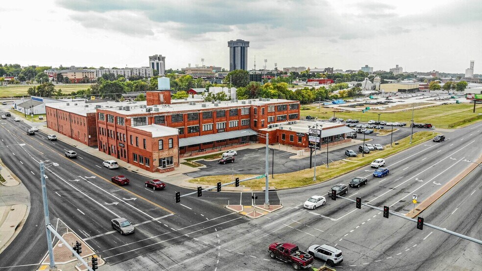 More Photos Of 601 N National Ave, Springfield Office For Lease