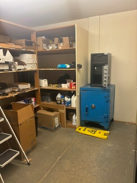 More Photos Of 3861-3870 West Rd, Cortland Auto Dealership For Sale