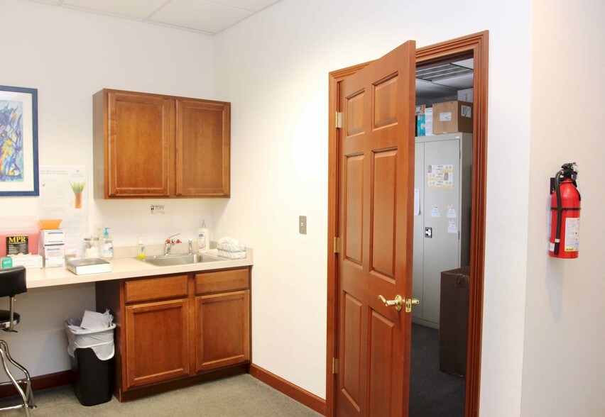 More Photos Of 5923 Renaissance Pl, Toledo Office For Lease