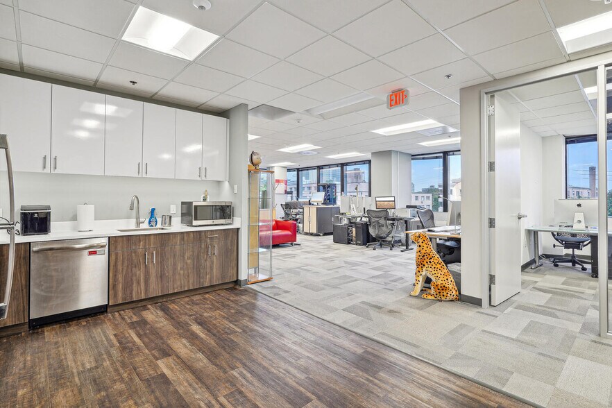 More Photos Of 4350 East-West Hwy, Bethesda Office For Lease