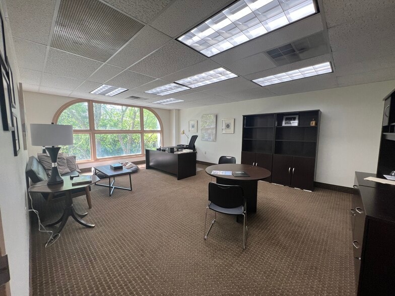 More Photos Of 117-123 W Gay St, West Chester Office For Lease