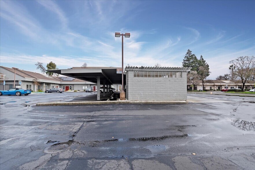 More Photos Of 1811 Grand Canal Blvd, Stockton Office For Lease