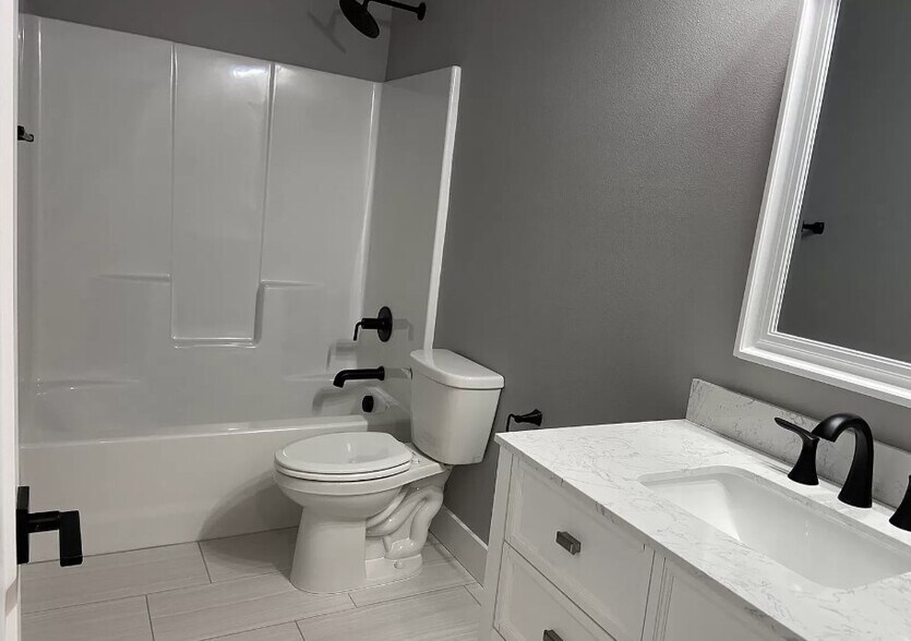 More Photos Of 1315 Nanto rd, Moses Lake Apartments For Sale