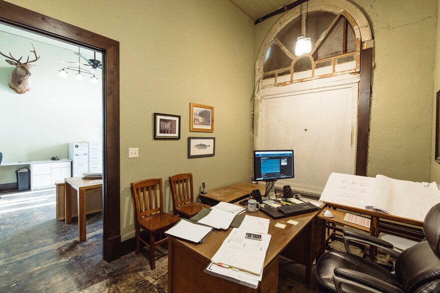 More Photos Of 75 Main St, Maxwell Warehouse For Sale