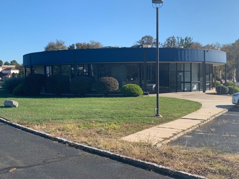 More Photos Of 620 E Rt 33, Hightstown Restaurant For Sale