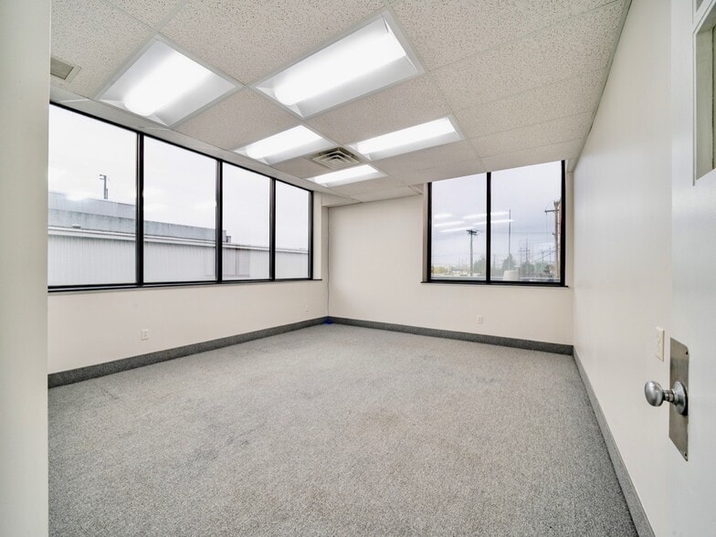 More Photos Of 10 Mt Read Blvd, Rochester Light Distribution For Lease