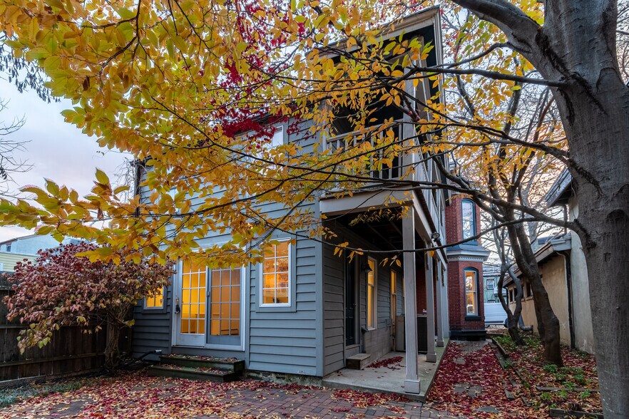 More Photos Of 24 N Main St, Lambertville Office For Sale