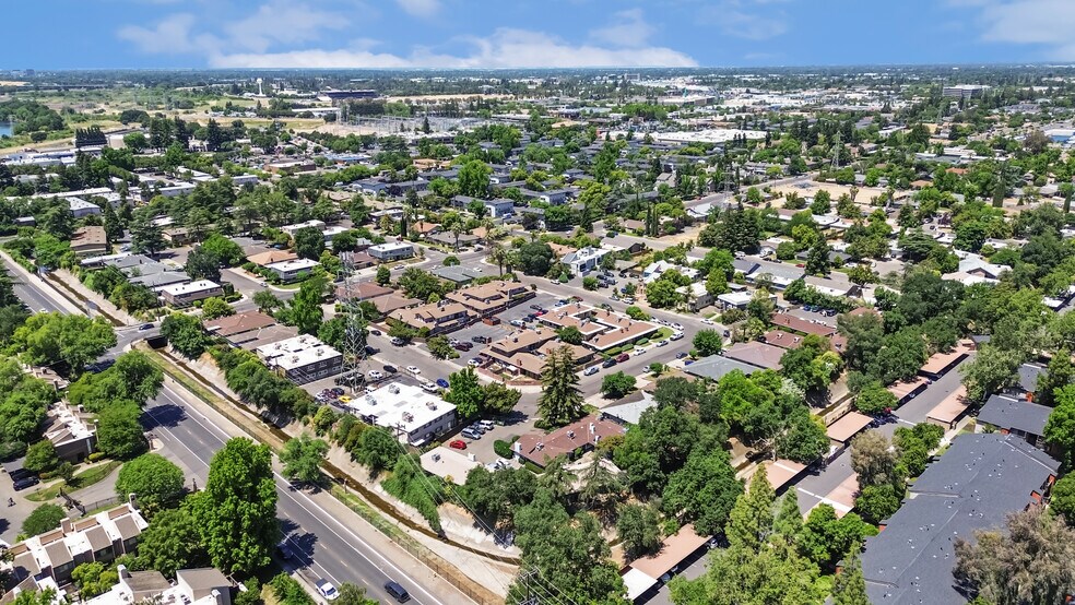 More Photos Of 2316 Villanova Cir, Sacramento Apartments For Sale