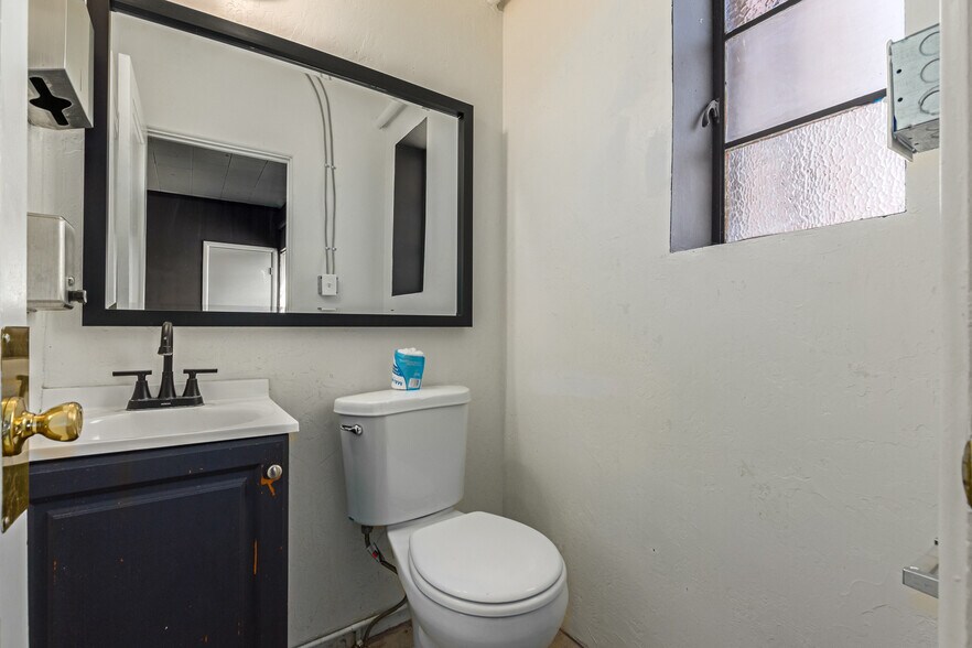 More Photos Of 623 E Indian School Rd, Phoenix Loft Creative Space For Lease