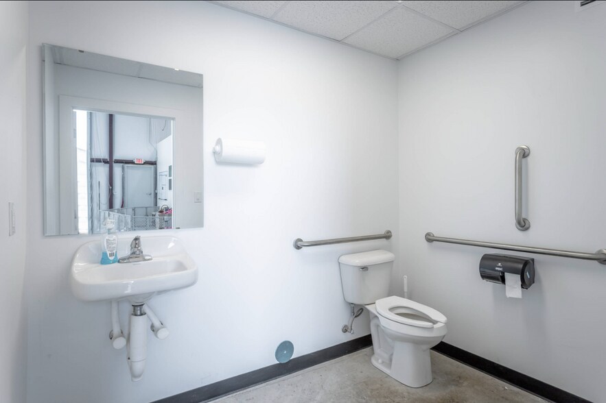 More Photos Of 1409 E 51st St, Chattanooga Warehouse For Lease