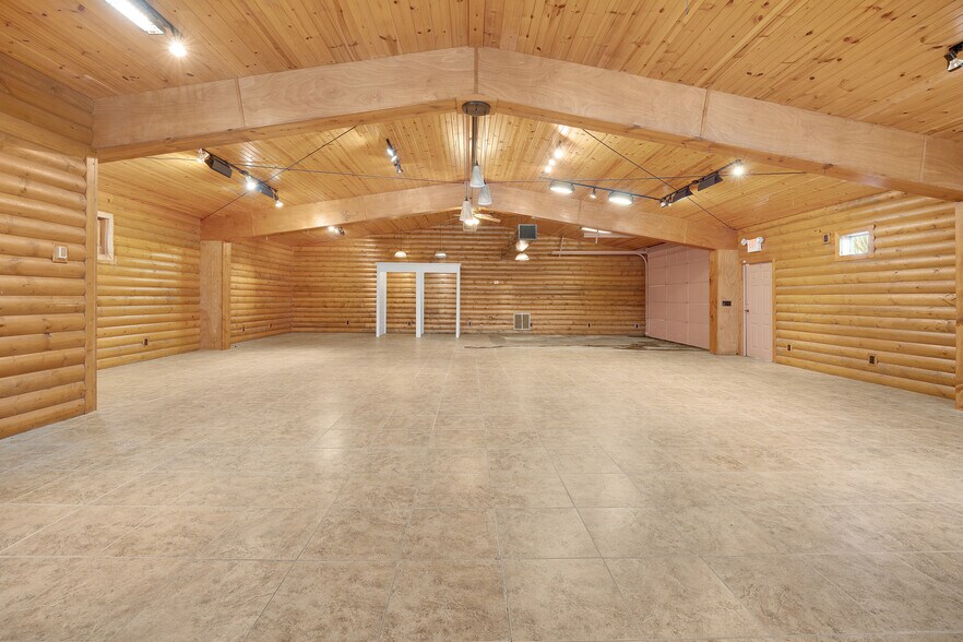 More Photos Of 3805 S Limit Ave, Sedalia General Retail For Sale