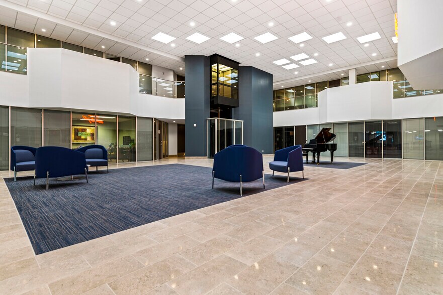 More Photos Of 3104 Edloe St, Houston Office For Sale