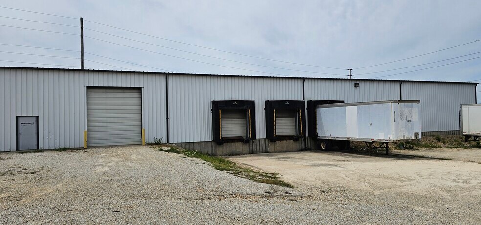 More Photos Of 10925 Old 66 Hwy, Rolla Industrial For Lease