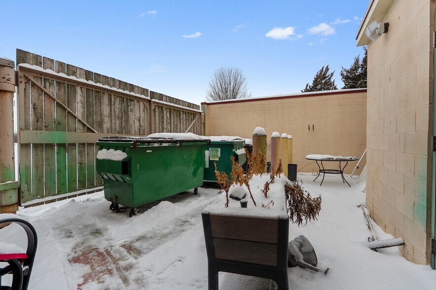 More Photos Of 850 Kepler Dr, Green Bay Restaurant For Sale