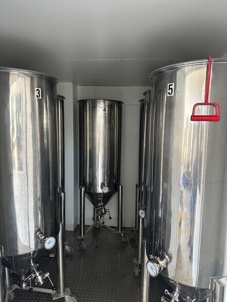 More Photos Of 202 E Seminary St, Liberty Restaurant For Sale