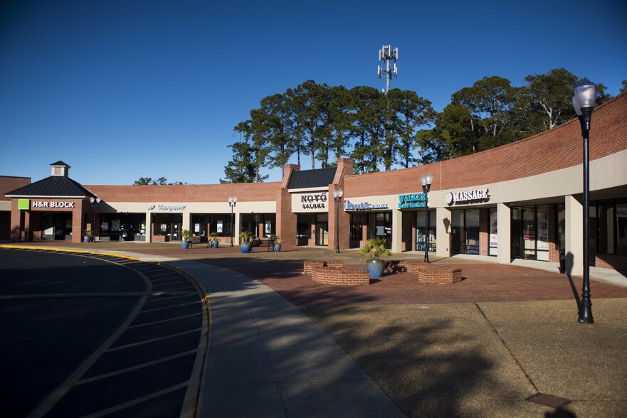 Primary Photo Of 1100 Eisenhower Dr, Savannah Freestanding For Lease