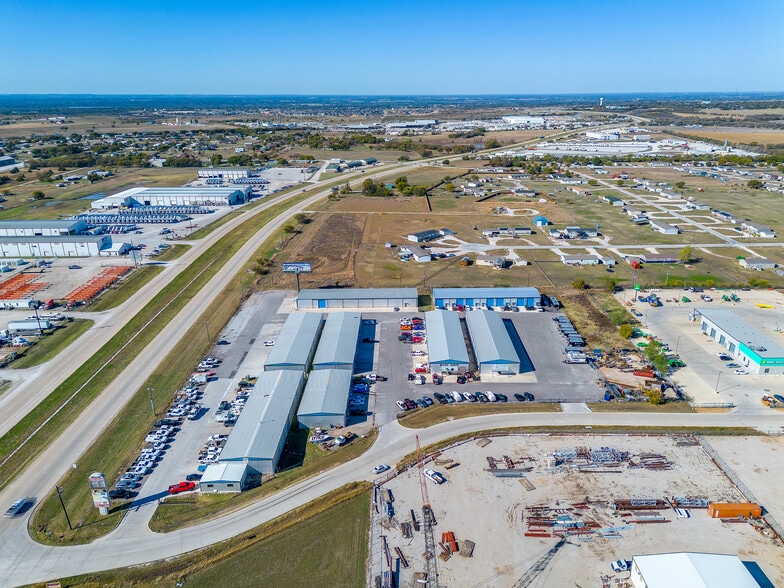 More Photos Of 6225 E Highway 114, Rhome Warehouse For Lease