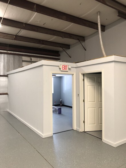 More Photos Of 1025 Nine North Dr, Alpharetta Warehouse For Lease