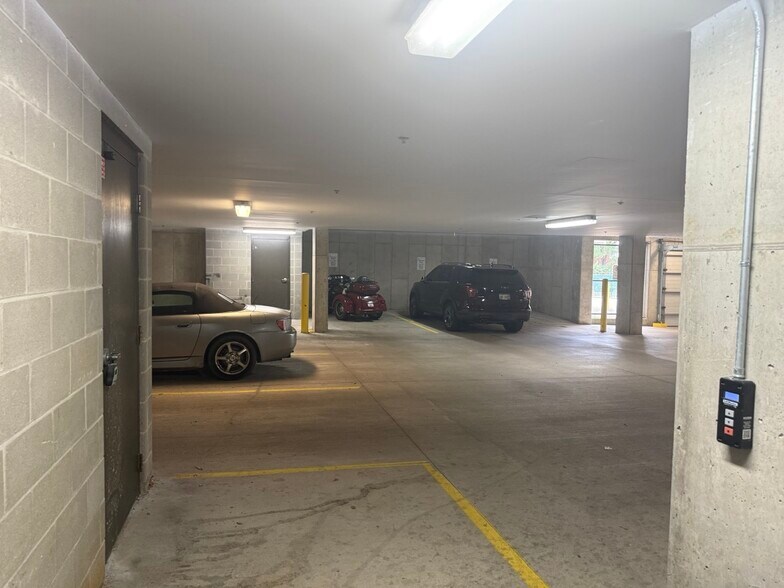 More Photos Of 260 E University Ave, Cincinnati Medical For Sale