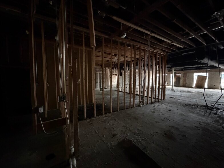 More Photos Of 529-535 E 5th Ave, Gary Restaurant For Lease