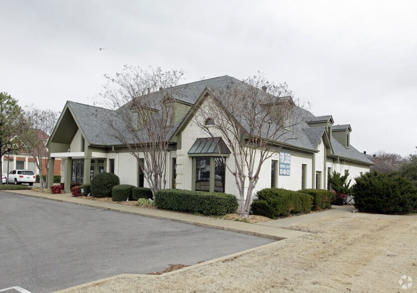 Primary Photo Of 242 Poplar View Pky, Collierville Medical For Lease