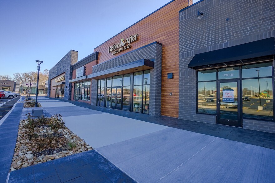 More Photos Of 2900 E Sunshine St, Springfield Unknown For Lease