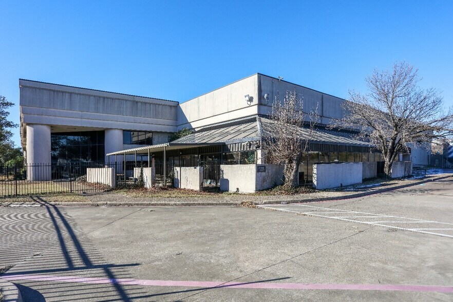 More Photos Of 11333 Pagemill Rd, Dallas Distribution For Sale