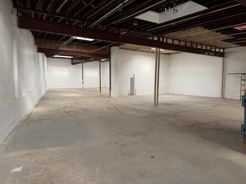 More Photos Of 81-83 Prospect St, Staten Island Industrial For Lease