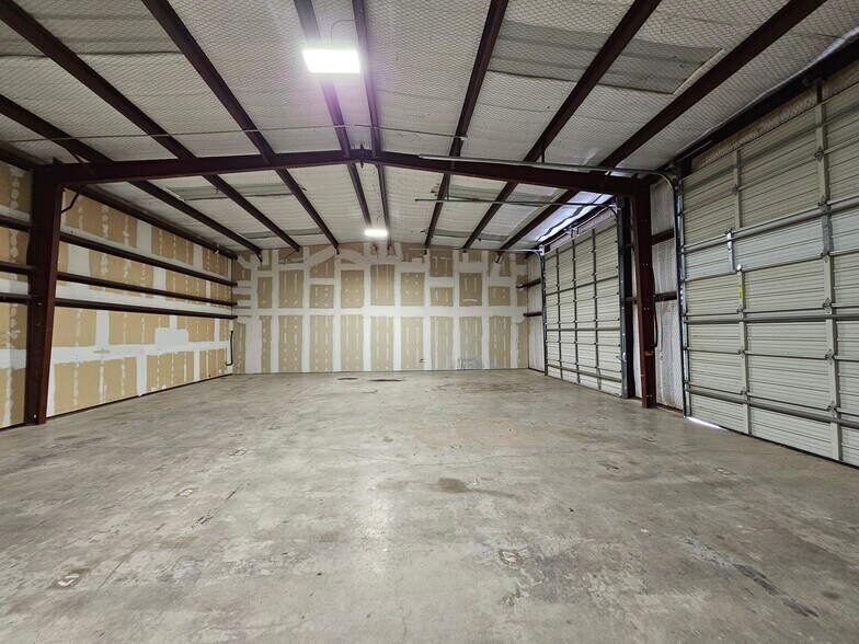 More Photos Of 1650 Vision Dr, Abilene Flex For Lease