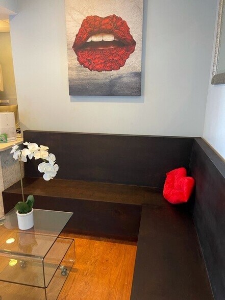 More Photos Of 111 N Wabash Ave, Chicago Office For Lease