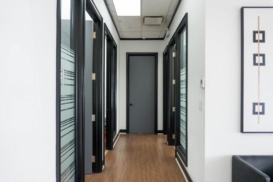 More Photos Of 2565 Steeles Ave E, Brampton General Retail For Sale