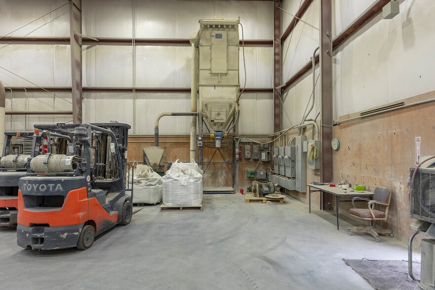 More Photos Of 45 Spiral Rd, Arden Warehouse For Sale