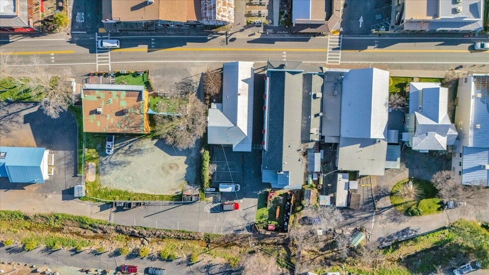 More Photos Of 18736 Main St, Groveland Hotel For Sale