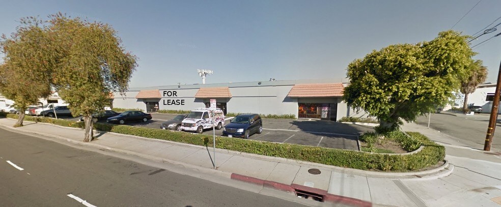 More Photos Of 3701-3719 W Rosecrans Ave, Hawthorne Warehouse For Lease